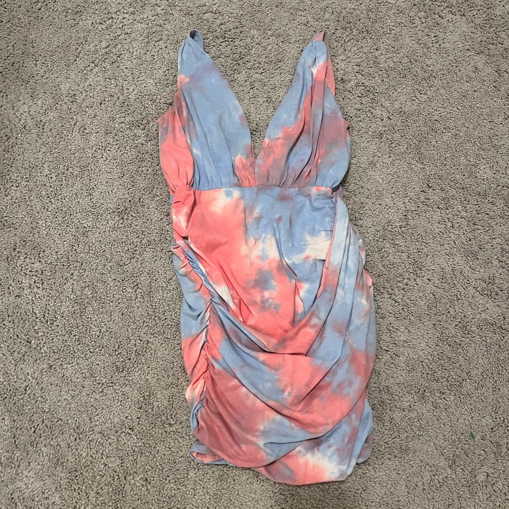 REVOLVE BLUE AND PINK DRESS! Brand is super down size medium